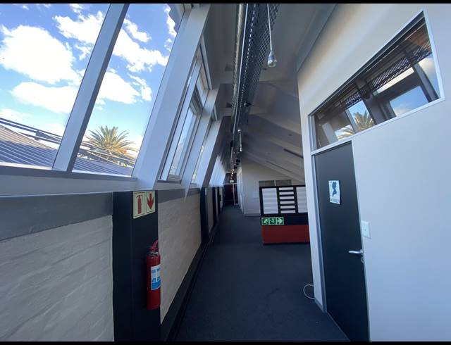 315M² SHOWROOM TO LET IN OBSERVATORY